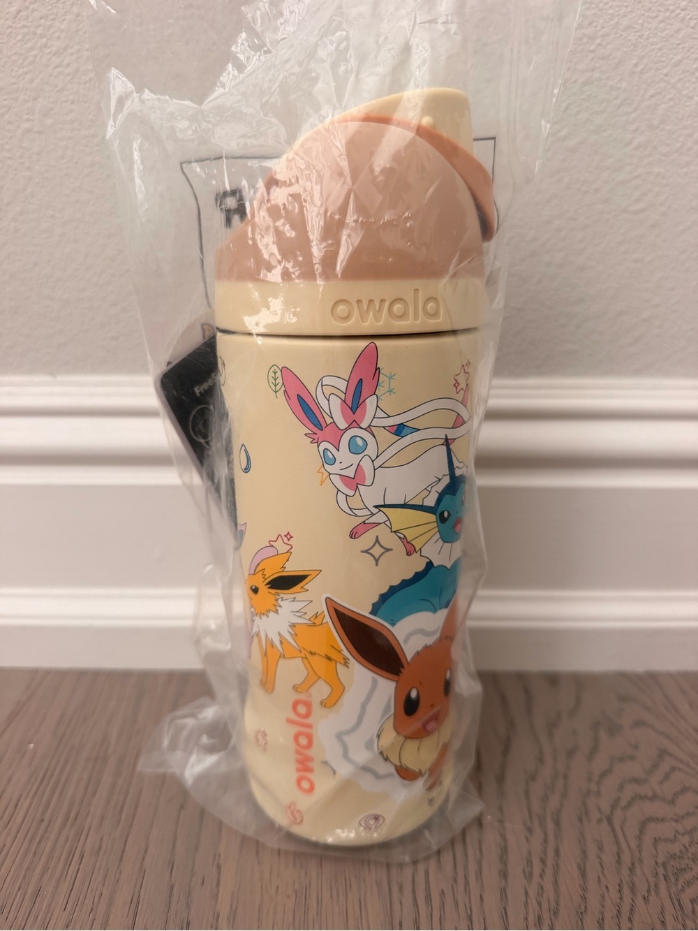 Pokémon x Owala Eevee Evolutions 16oz FreeSip Water Bottle NEW Sealed Limited